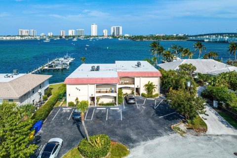 Condominio en venta en Riviera Beach, Florida, 1 dormitorio, 73.86 m2 № 1098699 - foto 16