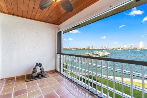 Condominio en venta en Riviera Beach, Florida, 1 dormitorio, 73.86 m2 № 1098699 - foto 24