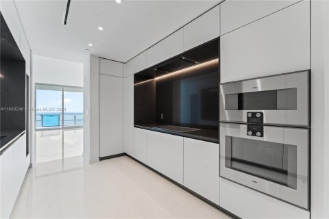 Copropriété à louer à Miami, Floride: 3 chambres, 285.95 m2 № 1332348 - photo 13