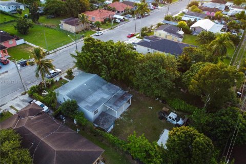 House in Homestead, Florida 3 bedrooms, 119.57 sq.m. № 1418574 - photo 4