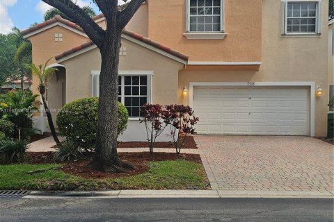 Casa en venta en Pembroke Pines, Florida, 3 dormitorios, 180.04 m2 № 1206134 - foto 1