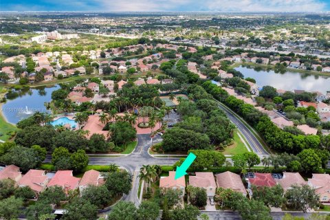 Casa en venta en Pembroke Pines, Florida, 3 dormitorios, 180.04 m2 № 1206134 - foto 2