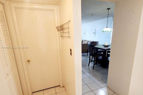 Condo in Margate, Florida, 1 bedroom  № 1379038 - photo 30