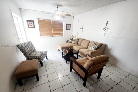 Condo in Margate, Florida, 1 bedroom  № 1379038 - photo 3