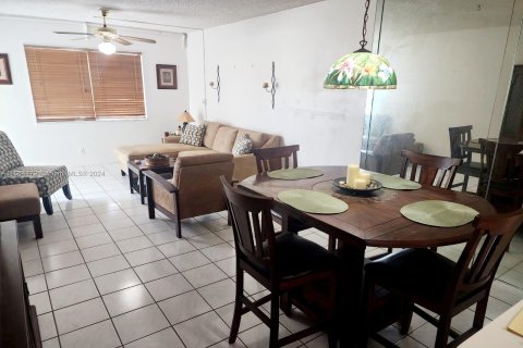 Condo in Margate, Florida, 1 bedroom  № 1379038 - photo 5