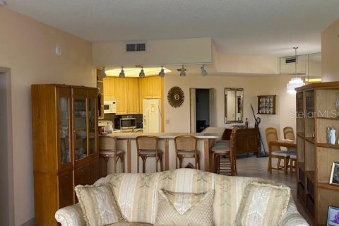 Condo in St. Lucie, Florida, 2 bedrooms  № 1343136 - photo 7