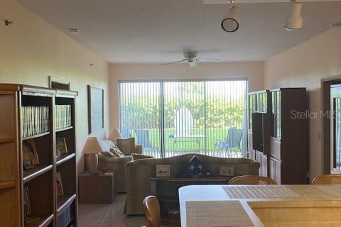 Condo in St. Lucie, Florida, 2 bedrooms  № 1343136 - photo 5