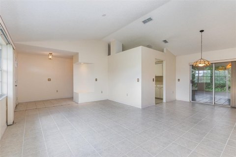 Casa en venta en Deltona, Florida, 3 dormitorios, 189.99 m2 № 1343127 - foto 10