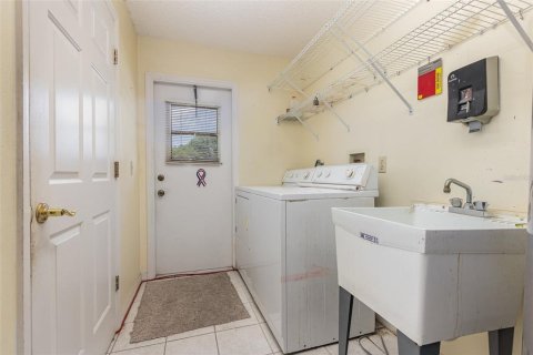 Casa en venta en Deltona, Florida, 3 dormitorios, 189.99 m2 № 1343127 - foto 26