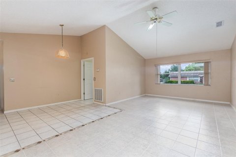 Casa en venta en Deltona, Florida, 3 dormitorios, 189.99 m2 № 1343127 - foto 6