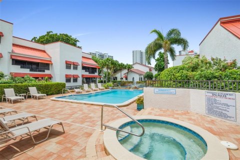 Condominio en venta en Naples, Florida, 2 dormitorios, 129.6 m2 № 1343135 - foto 19