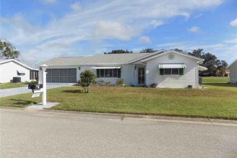 House in Summerfield, Florida 2 bedrooms, 151.43 sq.m. № 1343325 - photo 1