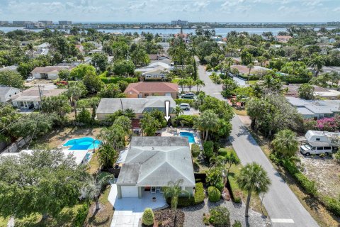 Villa ou maison à vendre à Lake Worth, Floride: 2 chambres, 117.99 m2 № 1168856 - photo 4