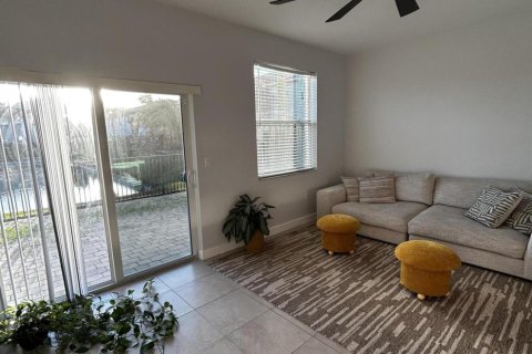 Adosado en venta en West Palm Beach, Florida, 3 dormitorios, 139.26 m2 № 1168771 - foto 2