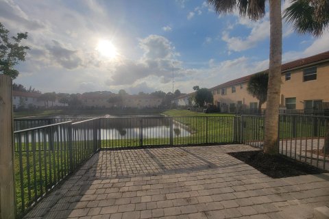 Touwnhouse à vendre à West Palm Beach, Floride: 3 chambres, 139.26 m2 № 1168771 - photo 1