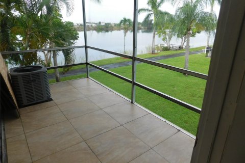 Condominio en venta en Deerfield Beach, Florida, 2 dormitorios, 74.32 m2 № 996371 - foto 8