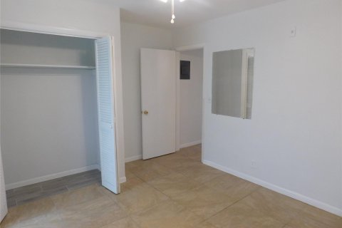 Condo in Deerfield Beach, Florida, 2 bedrooms  № 996371 - photo 13