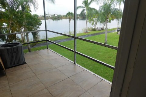 Condominio en venta en Deerfield Beach, Florida, 2 dormitorios, 74.32 m2 № 996371 - foto 9