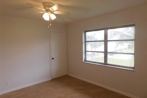 Condo in Deerfield Beach, Florida, 2 bedrooms  № 996371 - photo 19