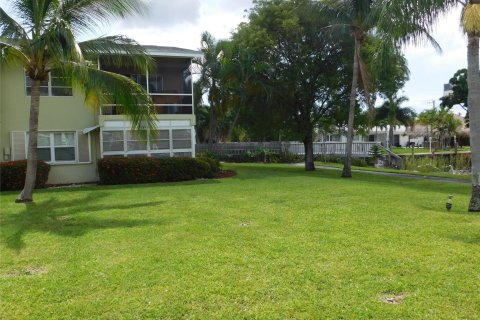 Condominio en venta en Deerfield Beach, Florida, 2 dormitorios, 74.32 m2 № 996371 - foto 3