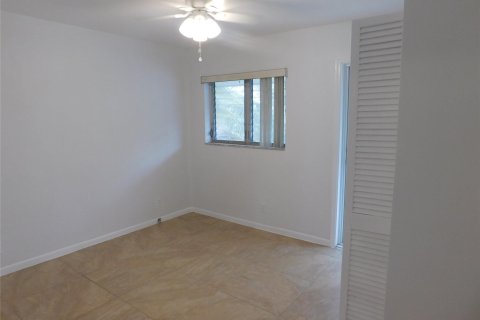 Condominio en venta en Deerfield Beach, Florida, 2 dormitorios, 74.32 m2 № 996371 - foto 15