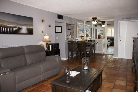 Copropriété à vendre à North Miami Beach, Floride: 2 chambres, 92.53 m2 № 1294238 - photo 17