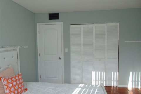 Copropriété à vendre à North Miami Beach, Floride: 2 chambres, 92.53 m2 № 1294238 - photo 10