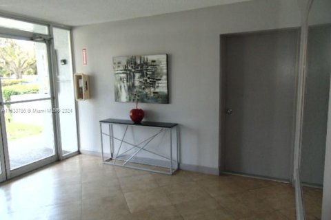 Copropriété à vendre à North Miami Beach, Floride: 2 chambres, 92.53 m2 № 1294238 - photo 3