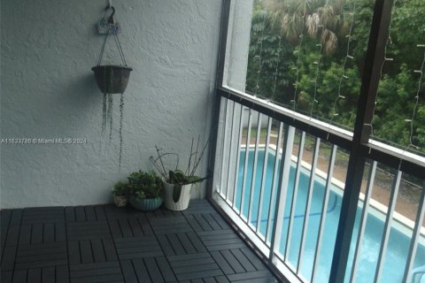 Condo in North Miami Beach, Florida, 2 bedrooms  № 1294238 - photo 18