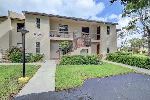 Condo in Boca Raton, Florida, 2 bedrooms  № 1383139 - photo 1