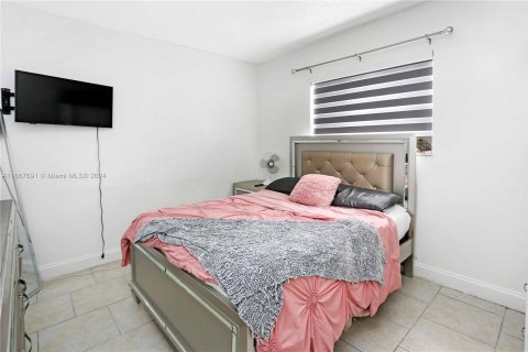 Casa en venta en Miami, Florida, 3 dormitorios, 99.5 m2 № 1383101 - foto 19