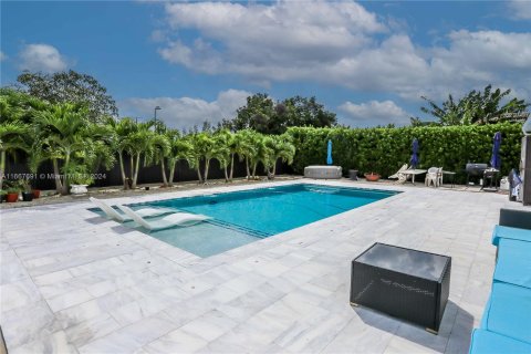 Villa ou maison à vendre à Miami, Floride: 3 chambres, 99.5 m2 № 1383101 - photo 29