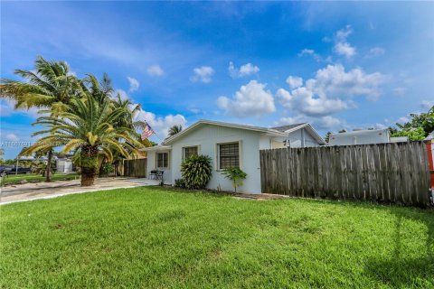 Villa ou maison à vendre à Miami, Floride: 3 chambres, 99.5 m2 № 1383101 - photo 7