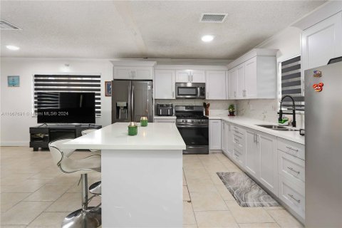 Casa en venta en Miami, Florida, 3 dormitorios, 99.5 m2 № 1383101 - foto 12