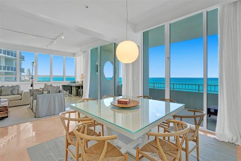 Condominio en venta en Bal Harbour, Florida, 3 dormitorios, 241.55 m2 № 1378661 - foto 5