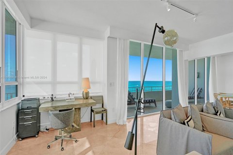 Condominio en venta en Bal Harbour, Florida, 3 dormitorios, 241.55 m2 № 1378661 - foto 3