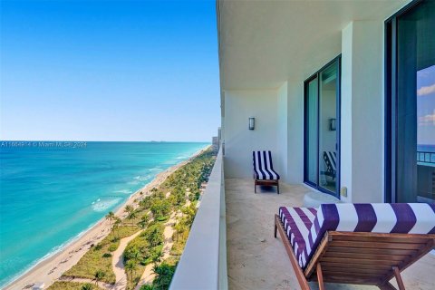 Condominio en venta en Bal Harbour, Florida, 3 dormitorios, 241.55 m2 № 1378661 - foto 14