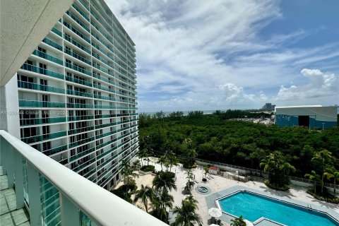 Copropriété à vendre à Sunny Isles Beach, Floride: 2 chambres, 126.07 m2 № 1378657 - photo 23