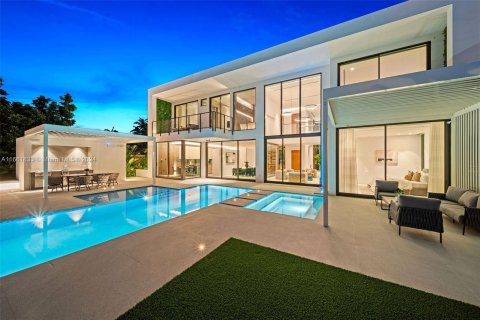 Casa en venta en Miami Beach, Florida, 5 dormitorios, 501.21 m2 № 1378612 - foto 29