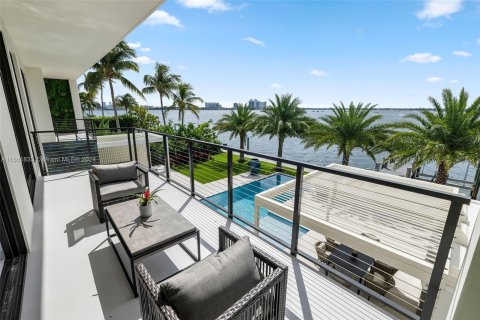 Casa en venta en Miami Beach, Florida, 5 dormitorios, 501.21 m2 № 1378612 - foto 10