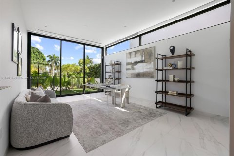 House in Miami Beach, Florida 5 bedrooms, 501.21 sq.m. № 1378612 - photo 24