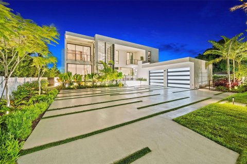 Casa en venta en Miami Beach, Florida, 5 dormitorios, 501.21 m2 № 1378612 - foto 1