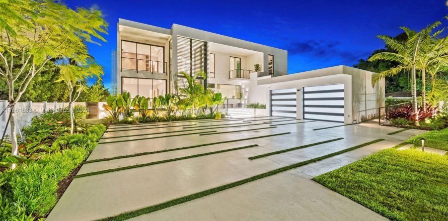 Villa ou maison à Miami Beach, Floride 5 chambres, 501.21 m2 № 1378612