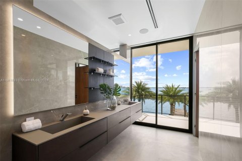 Casa en venta en Miami Beach, Florida, 5 dormitorios, 501.21 m2 № 1378612 - foto 9