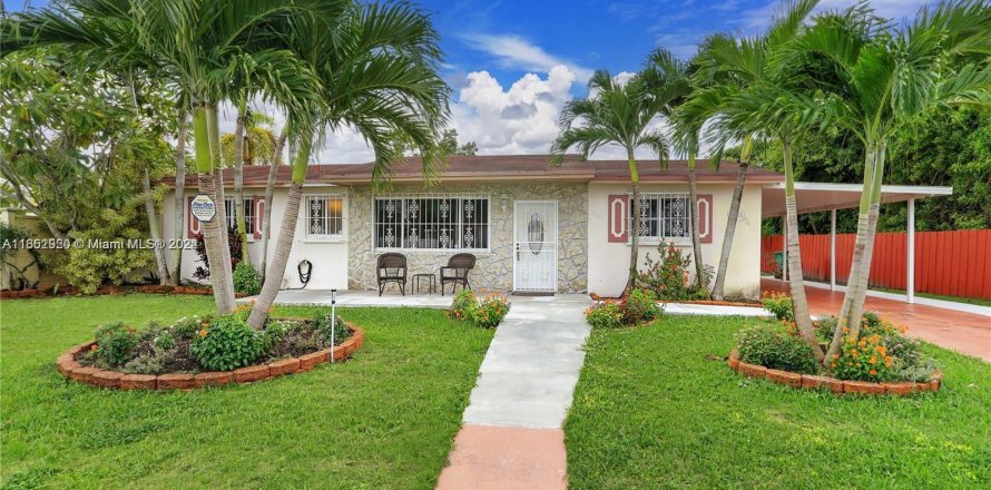 House in Miami, Florida 4 bedrooms, 157.75 sq.m. № 1378658