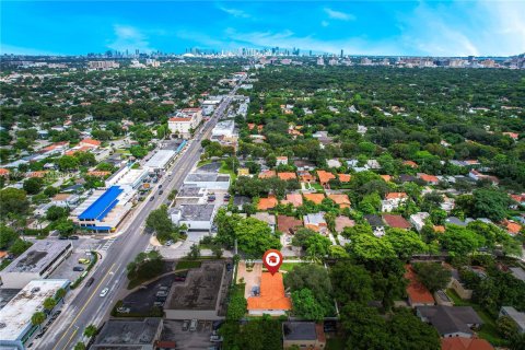 House in Coral Gables, Florida 4 bedrooms, 187.11 sq.m. № 1375909 - photo 3