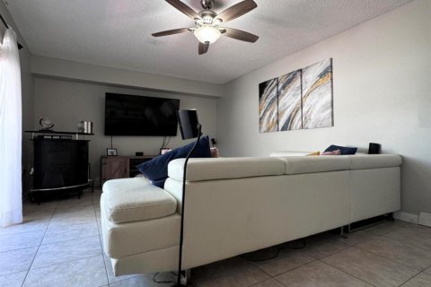 Adosado en venta en West Palm Beach, Florida, 2 dormitorios, 114.83 m2 № 1117924 - foto 26