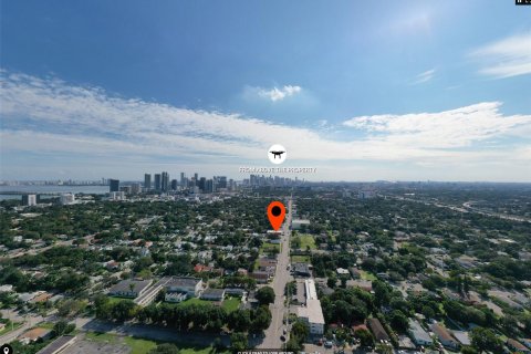 Propiedad comercial en venta en Miami, Florida № 887872 - foto 19