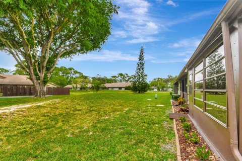 Villa ou maison à vendre à Royal Palm Beach, Floride: 2 chambres, 120.59 m2 № 1180312 - photo 17