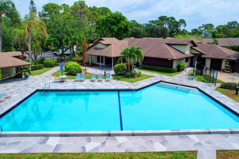 Villa ou maison à vendre à Royal Palm Beach, Floride: 2 chambres, 120.59 m2 № 1180312 - photo 1